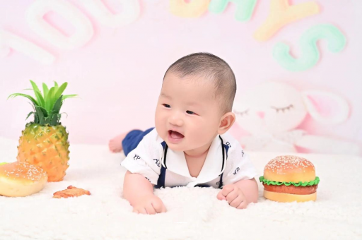 日照宝宝可以躺着喝奶瓶吗